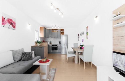 Porec Apartment | Beakovic with Garden