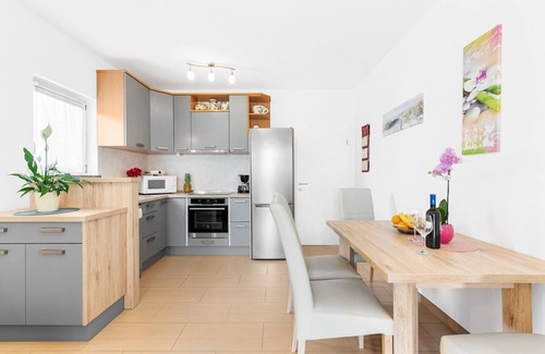 Porec Apartment | Beakovic with Garden