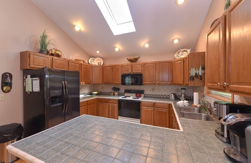 Penelacres House | Bear Cove: Lakefront, Private Dock, Hot Tub, Private Sandy Beach Area!