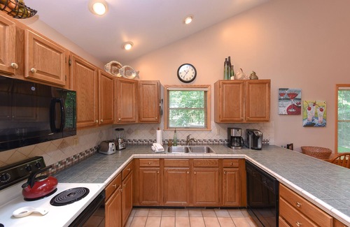 Penelacres House | Bear Cove: Lakefront, Private Dock, Hot Tub, Private Sandy Beach Area!