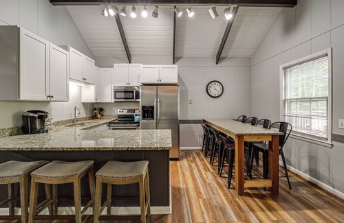 Charter Hills Cabin | ‘Bear Crossing Chalet:’ Beech Mountain Family Home