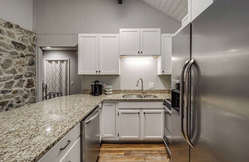 Charter Hills Cabin | ‘Bear Crossing Chalet:’ Beech Mountain Family Home