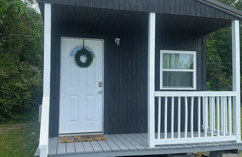 Stevenson Cabin | Bear Cub ,Cozy cabin with WiFi and AC in peaceful Stevenson