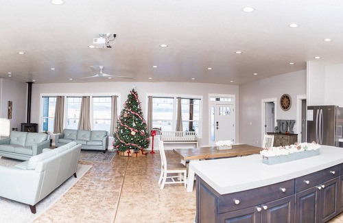 Montpelier House | Bear Lake Gathering House- PRIVATE pool! Sleeps 30+, pets with approval!