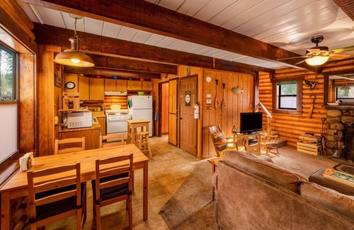 Big Bear Lake House | Bear Lake Hideaway: Two Story Log Cabin w fireplace & hot tub. Walk to the lake!