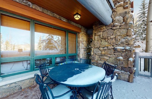 Avon Hotel | Bear Paw Ski In - Ski Out Condo