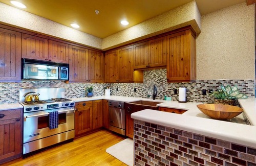 Avon Hotel | Bear Paw Ski In - Ski Out Condo