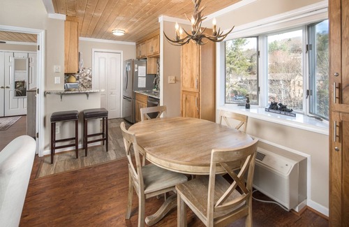 Blowing Rock House | Bearway to Heaven 2BR/2BA Condo in with Fireplace in Beautiful Blowing Rock