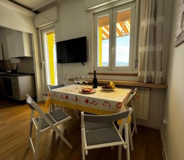 Barriera Vecchia-San Giacomo Apartment | BeAttic