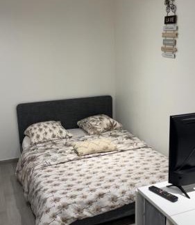 Elancourt Apartment | Beau studio