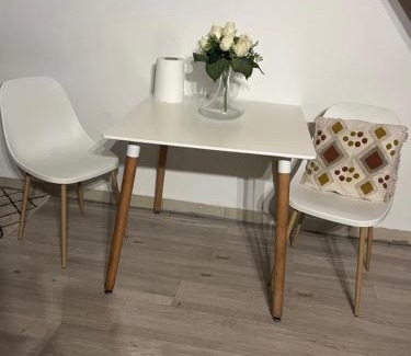 Sainte-Clotilde Centre Apartment | Beau T2 meublé