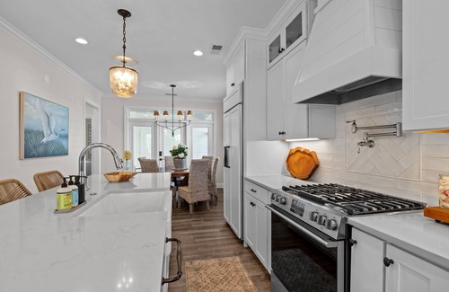 Morehead City House | Beaucoast Stunner with 4 Bedrooms and Great Neighborhood Amenities