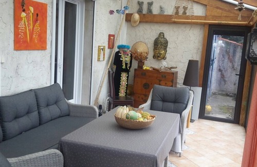 Saint-Georges-des-Coteaux House | Beautiful room with heated pool and shared SPA.Shared bathroom.