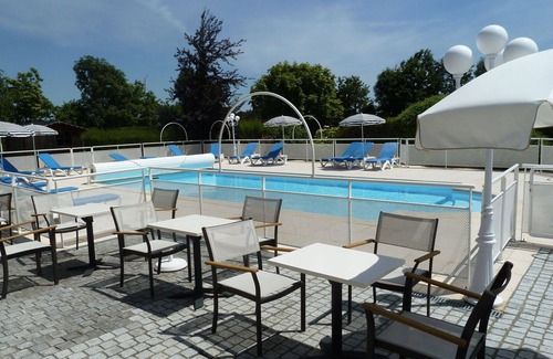 Saint-Jouan-des-Guerets Apartment | Beautiful apartment for 2 people with WIFI, pool and TV