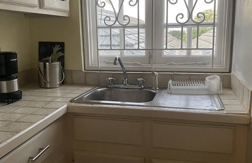 Runaway Bay Villa | Beautiful Lush Property! Great for couples or singles!