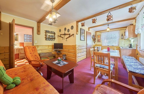 Starkov Villa | Beautiful apartment in villa for 6 guests with WIFI, pool, TV, patio and pets allowed