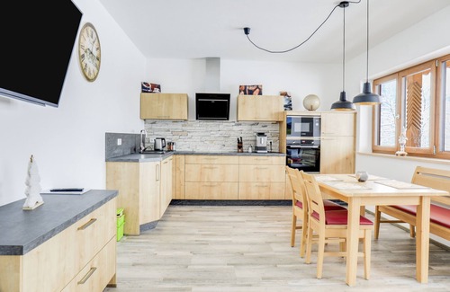 Garmisch-Partenkirchen Apartment | Beautiful Holiday Apartment "Geroldsee" with Mountain View & Balcony