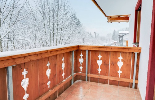 Garmisch-Partenkirchen Apartment | Beautiful Holiday Apartment "Geroldsee" with Mountain View & Balcony