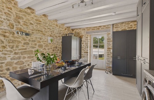 Saint-Julien-de-Lampon Ski Chalet | Beautiful house for 6 – Pool – Dordogne