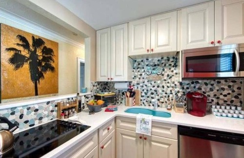 Indian Rocks Beach Resort | Beautiful 1 Bedroom apartment with pool-walk to beach - Unit #1