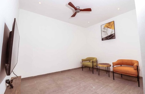 Masaki Apartment | Beautiful 1BR apartment w/wifi, gym & pool