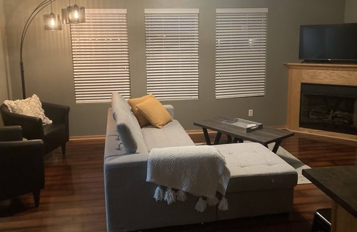 Omaha House | Beautiful 2 bed/2 bath Townhouse in West Omaha