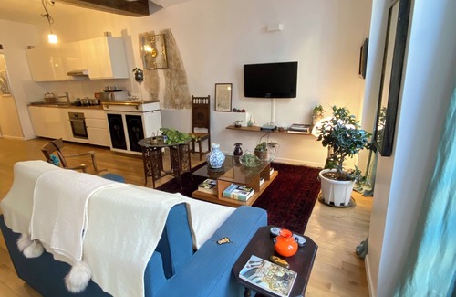 Bonne-Nouvelle Apartment | Beautiful 2-bedroom flat in the heart of Paris. FREE PARKING.