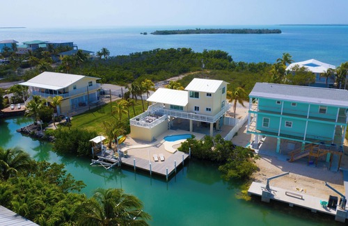 Cutthroat Harbor Estates House | Beautiful 2 Bedroom 2 Bath Pool Home With Sunset Views