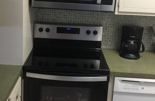 Isles of Capri Apartment | Beautiful 2 BR, 2 Bath condo on Isle of Capri, 5 mile to Marco Island n n