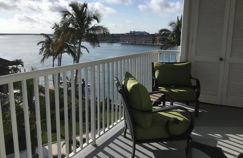 Isles of Capri Apartment | Beautiful 2 BR, 2 Bath condo on Isle of Capri, 5 mile to Marco Island n n