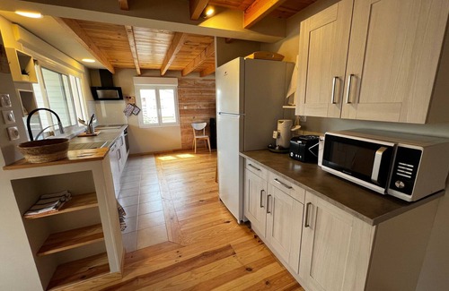 Gruissan Plage Ski Chalet | Beautiful 2-Story Chalet with WiFi and AC, 250m from Beach - Gruissan, Sleeps 6