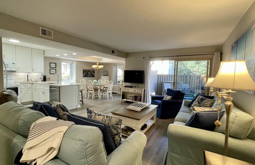 South Beach Condo | BEAUTIFUL 2BR VILLA WITH PATIO STEPS TO BEACH & SOUTH BEACH HILTON HEAD