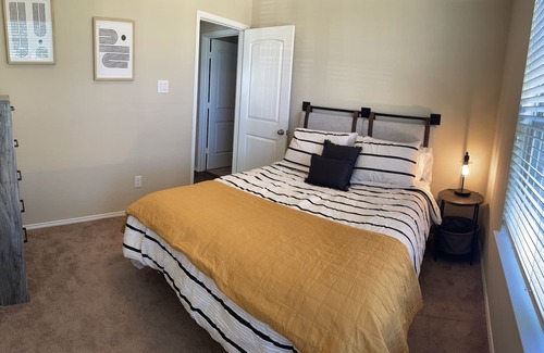 Lincoln Park House | Beautiful 3/2 Cozy Home in Cross Roads