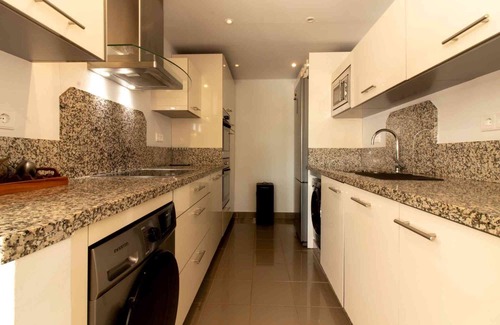 Marbella Apartment | Beautiful 3 bedroom apartment, Marbella, 5 guests, 2 terraces, pools, walking distance to the beach