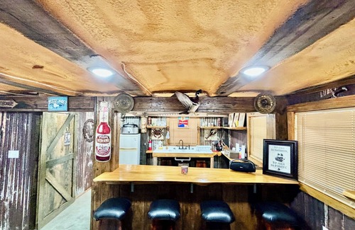 Mittie House | Beautiful 3-bedroom house with beautiful river views in Oberlin