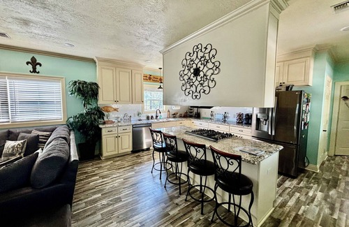 Mittie House | Beautiful 3-bedroom house with beautiful river views in Oberlin