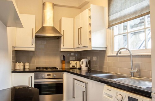 Kennington House | Beautiful 3 bedroom house close to big ben and london eye all transport links