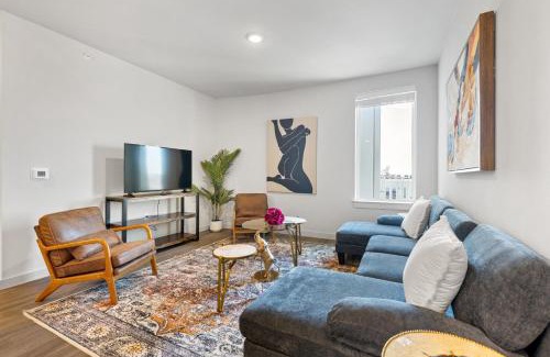 Windsor Park Apartment | Beautiful 3 bedroom oasis close to downtown
