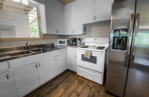 Kekaha House | Beautiful 3 br 8 Kekaha Beach house!