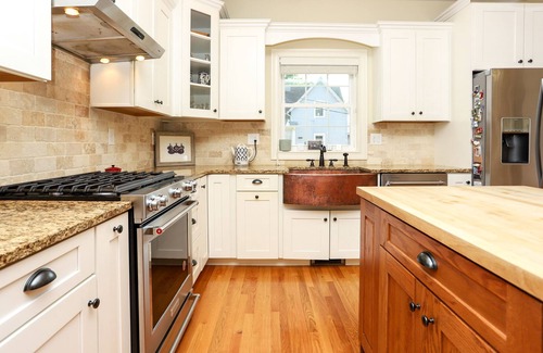 Beacon House | Beautiful 4 bd 4bth Beacon House with Hot Tub close to town and hiking trails...