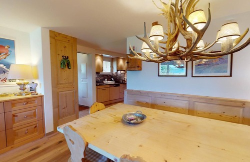 Surlej Apartment | Beautiful 5-room apartment on the ground floor, wonderful view on the lake.