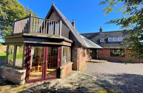 Kirkpatrick Fleming House | Beautiful 5BR House near Gretna Green with Garden Pass the Keys