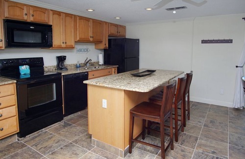 Golden Mile House | Beautiful 7 BD oceanfront house with a private pool located on the Golden Mile