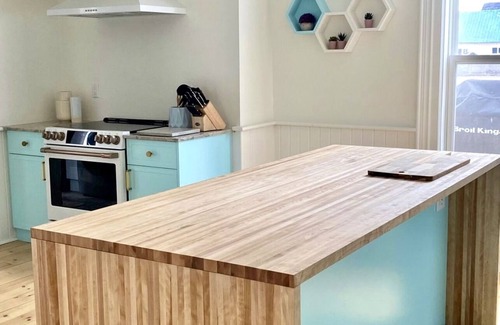 Bongard House | Beautiful 7BR Country Farmhouse with Yoga Studio