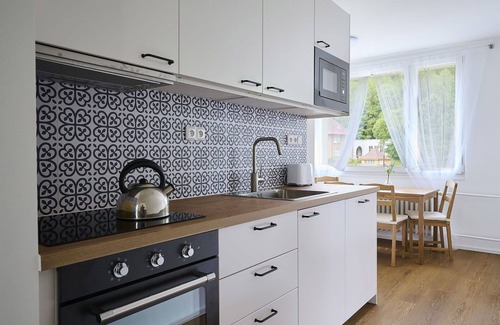 Josefov Dul Apartment | Beautiful apartment for 6 guests with WIFI, TV and balcony