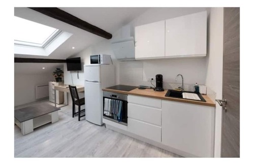 Chateauvert Apartment | Beautiful air-conditioned Studio 200m from Valence town station