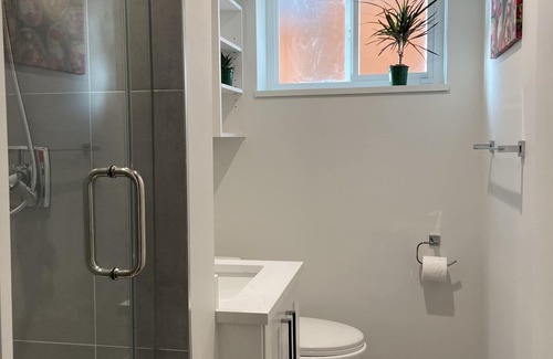 Knight Apartment | Beautiful and cozy Guest suite in Vancouver, central location