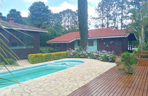 Paruru House | Beautiful and cozy, p/family and friends, quiet and safe. of condominium- Wifi