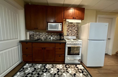Chestermere Apartment | Beautiful and spacious lower unit
