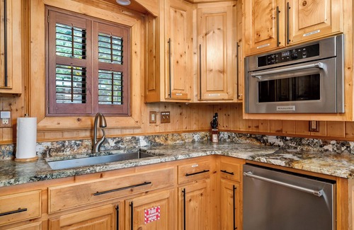 Six Mile House | Beautiful and spacious home near Warpath Landing with hot tub and dock!